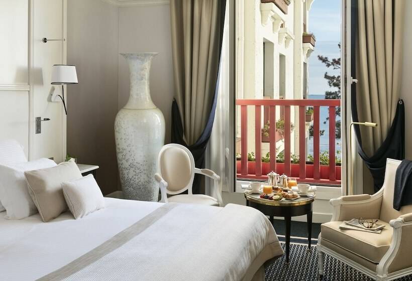 חדר דלוקס נוף לים, Barriere L Hermitage