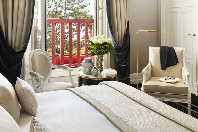 חדר דלוקס נוף לים, Barriere L Hermitage