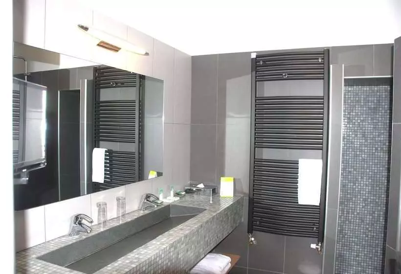 سوییت خانوادگی, Boutique Hôtel Entraigues
