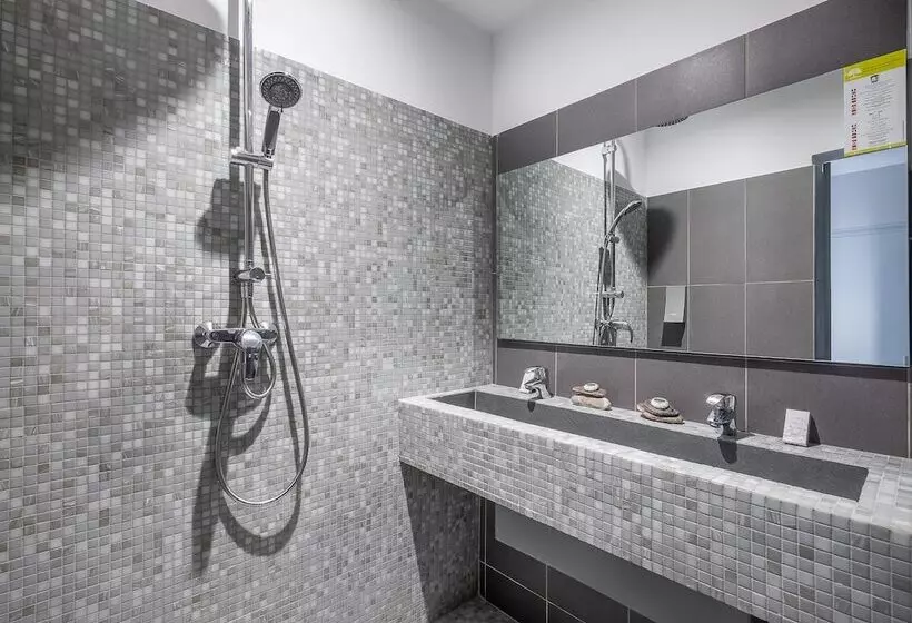 اتاق لوکس, Boutique Hôtel Entraigues