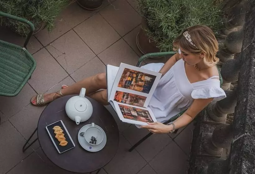 اتاق لوکس سه تخته, Boutique Hôtel Entraigues