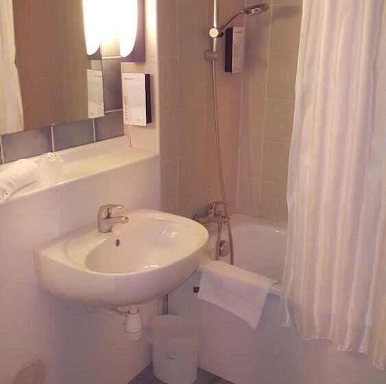 スタンダードルーム, Campanile Epernay   Dizy 51530