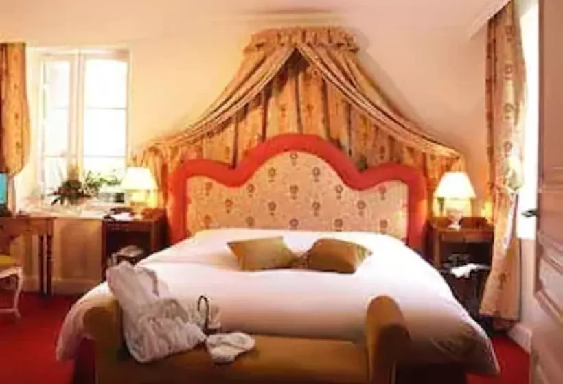 Suite, Chateau Des Comtes De Challes