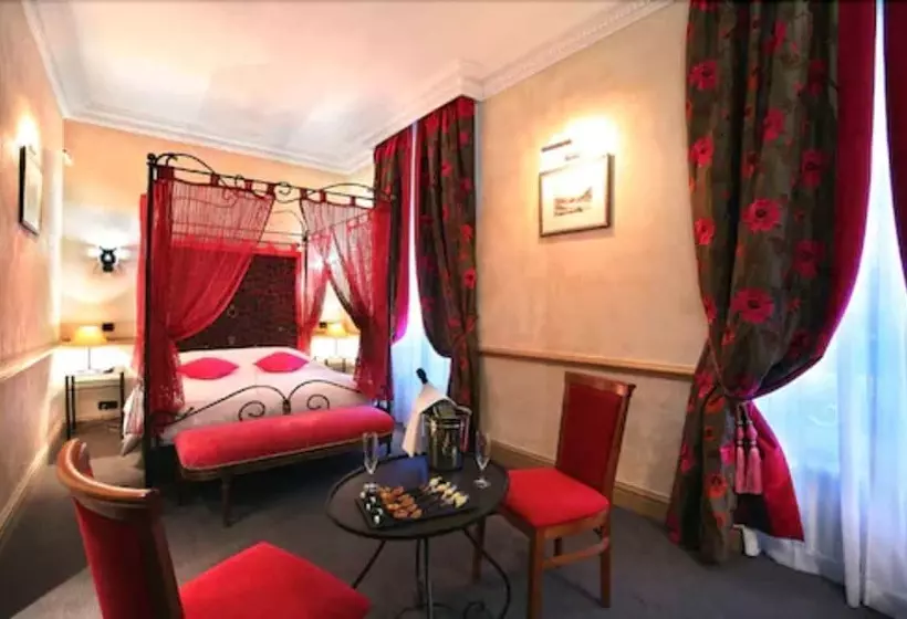 Suite, Chateau Des Comtes De Challes