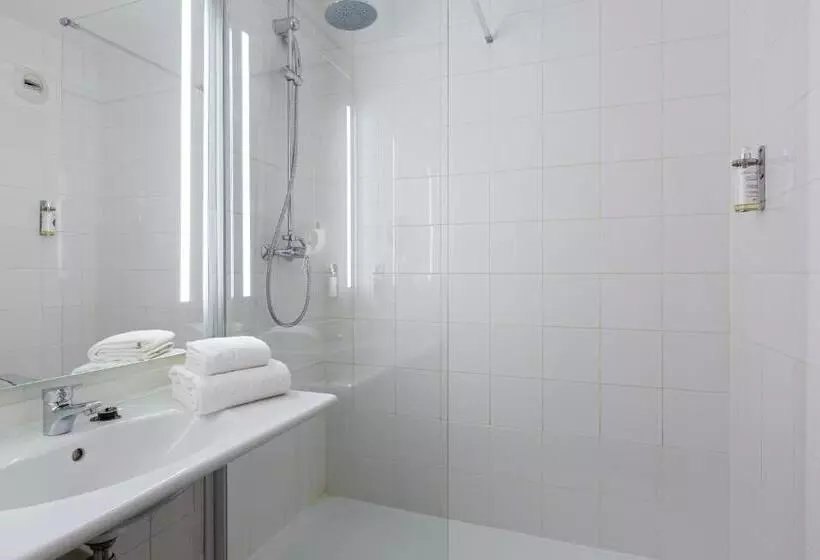 اتاق استاندارد سه نفره, Comfort Hotel Paris Porte D Ivry