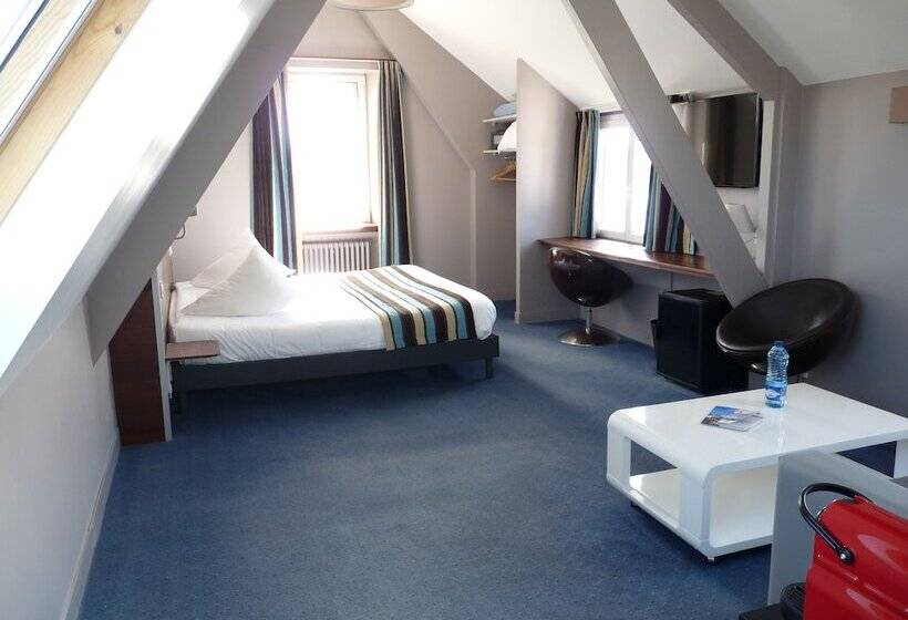 高级海景房, Des Rochers