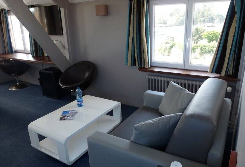 高级海景房, Des Rochers