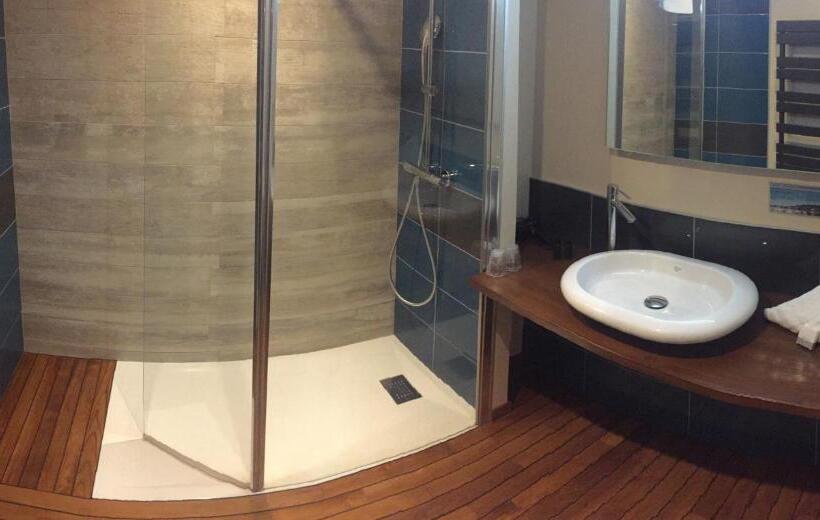 高级内部房间, Des Rochers