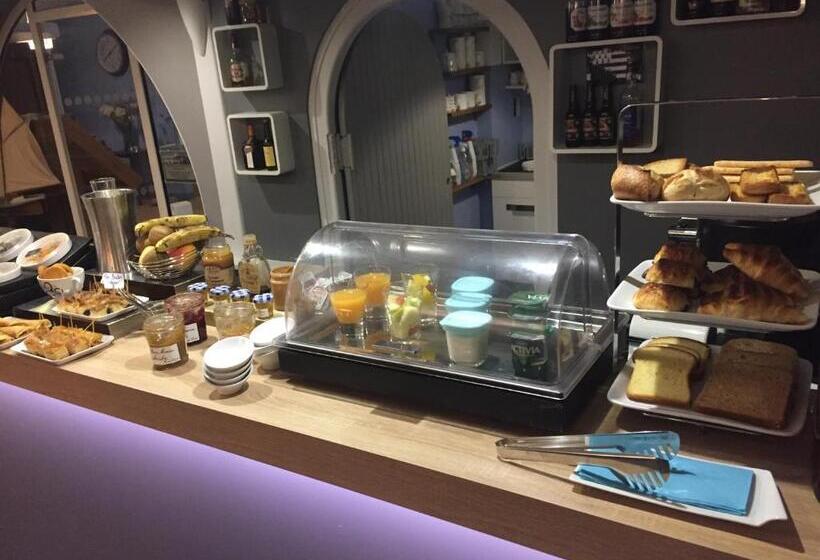 高级内部房间, Des Rochers