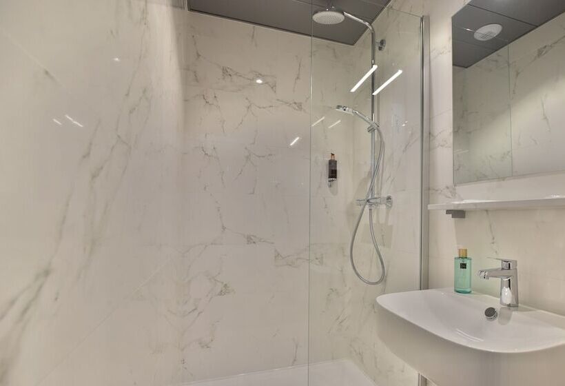 스탠다드 룸, Escale Oceania Lorient