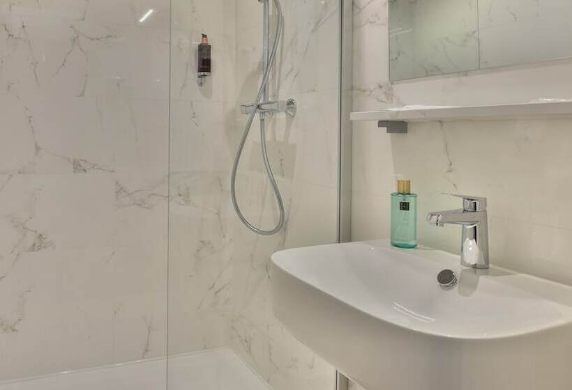 스탠다드 룸, Escale Oceania Lorient