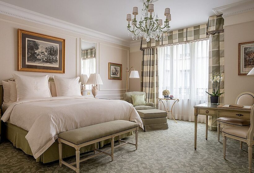 スーペリアールーム, Four Seasons Hotel George V Paris