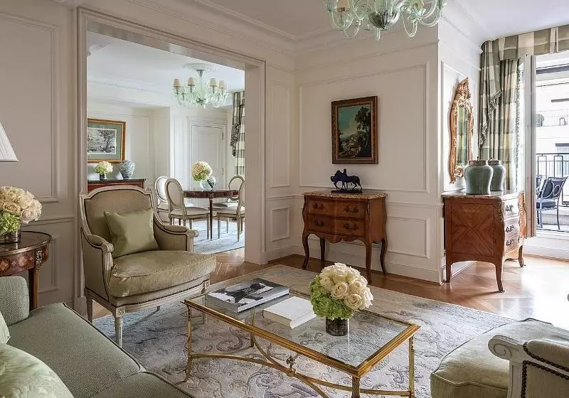 プレミアムスイート, Four Seasons Hotel George V Paris