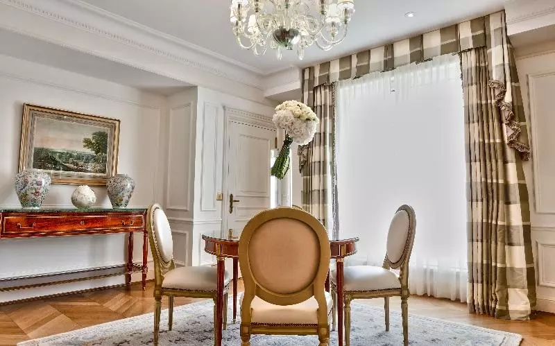 プレミアムスイート, Four Seasons Hotel George V Paris