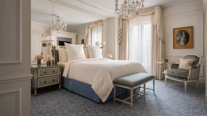 デラックスルーム, Four Seasons Hotel George V Paris