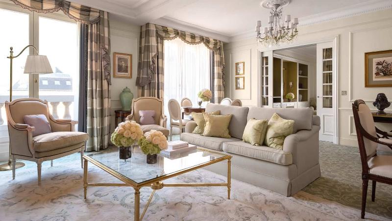 デラックスルーム, Four Seasons Hotel George V Paris