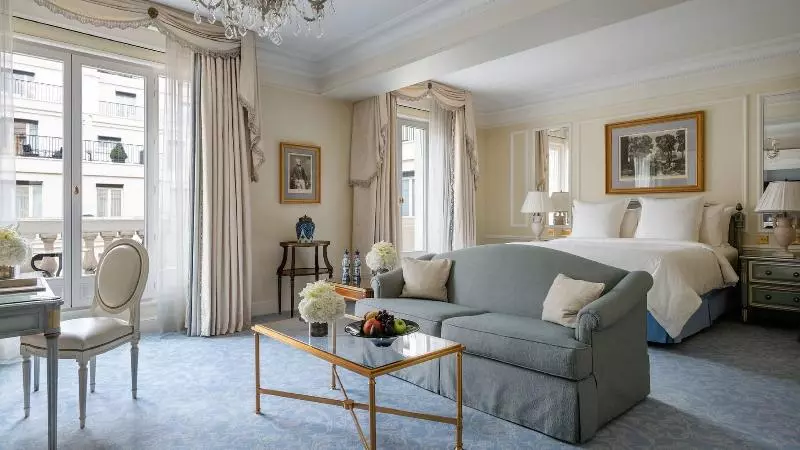 プレミアムルーム, Four Seasons Hotel George V Paris
