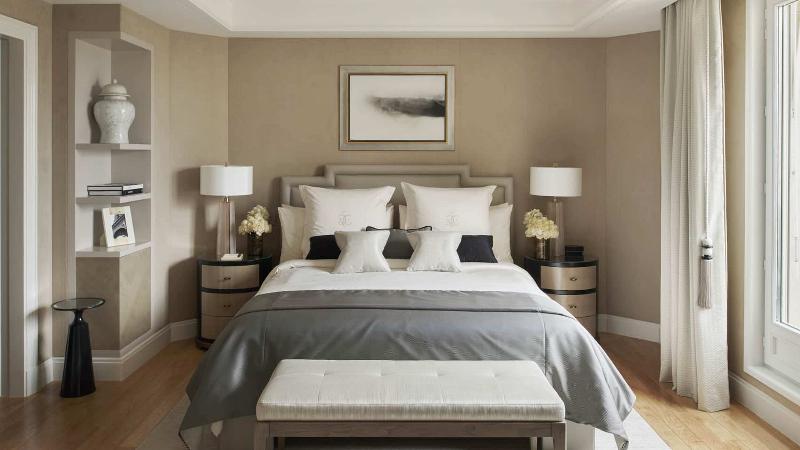 سوئیت با تخت بزرگ, Four Seasons Hotel George V Paris