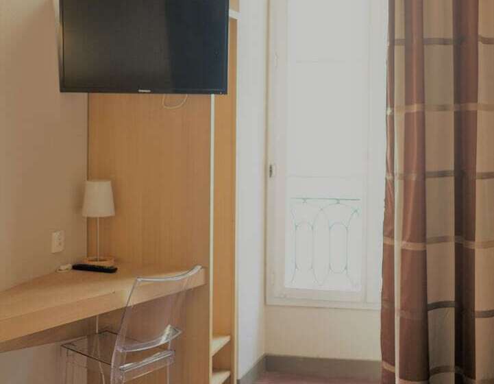 غرفة قياسية فردية مطلة على المدينة, Gambetta