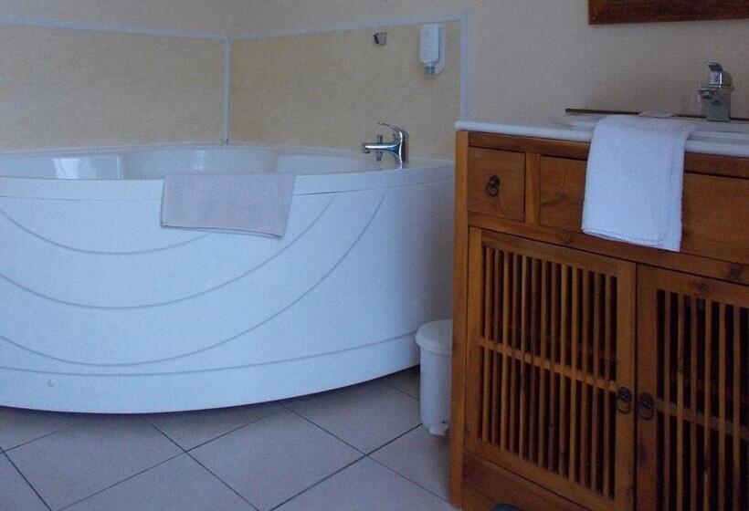 スタンダードトリプルルーム, The Originals Boutique, Hôtel D Angleterre, Fécamp