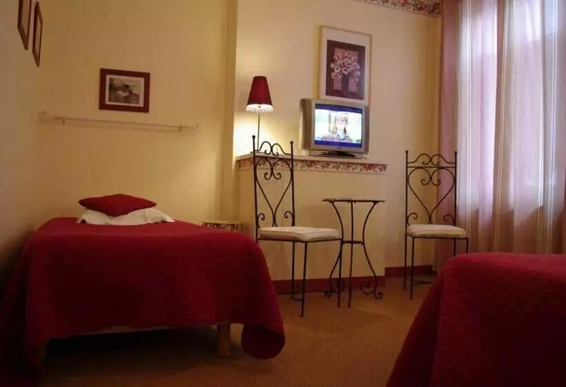 اتاق استاندارد سه نفره, The Originals Boutique, Hôtel D Angleterre, Fécamp