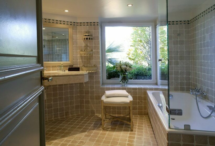 اتاق لوکس با چشمانداز دریا, Hôtel La Pérouse Nice Baie Des Anges   Recently Fully Renovated