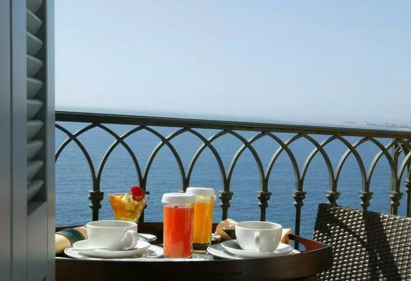 景色の見えるスーペリアルーム, Hôtel La Pérouse Nice Baie Des Anges Recently Fully Renovated