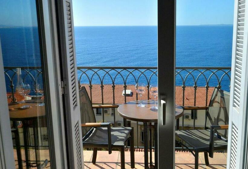 سوئیت جونیور با چشمانداز, Hôtel La Pérouse Nice Baie Des Anges   Recently Fully Renovated