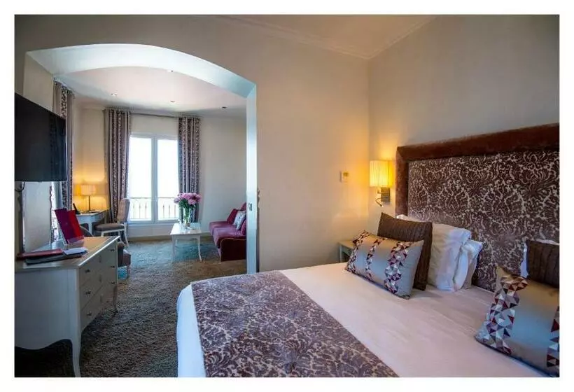 景色の見えるジュニアスイート, Hôtel La Pérouse Nice Baie Des Anges Recently Fully Renovated