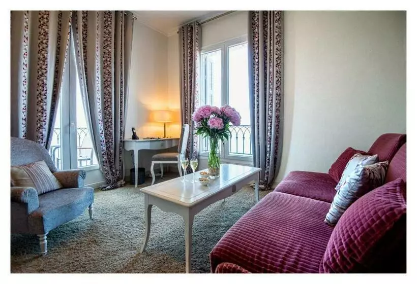 景色の見えるジュニアスイート, Hôtel La Pérouse Nice Baie Des Anges Recently Fully Renovated