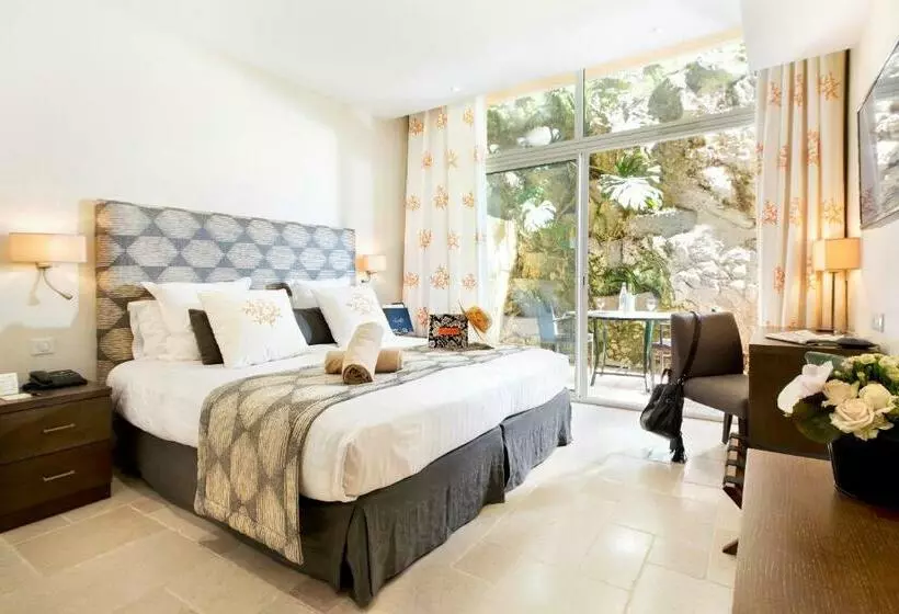 スーペリアトリプルルーム, Hôtel La Pérouse Nice Baie Des Anges Recently Fully Renovated