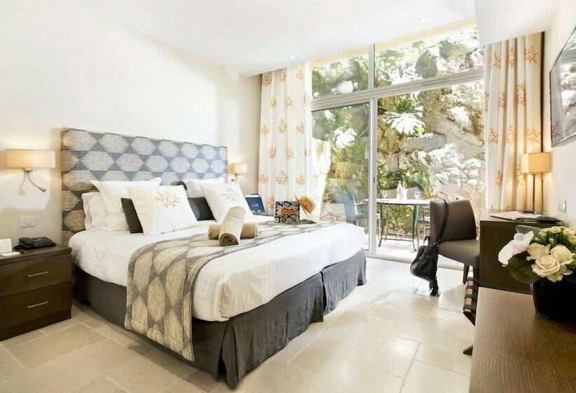 اتاق سوپریور سه تخته, Hôtel La Pérouse Nice Baie Des Anges   Recently Fully Renovated