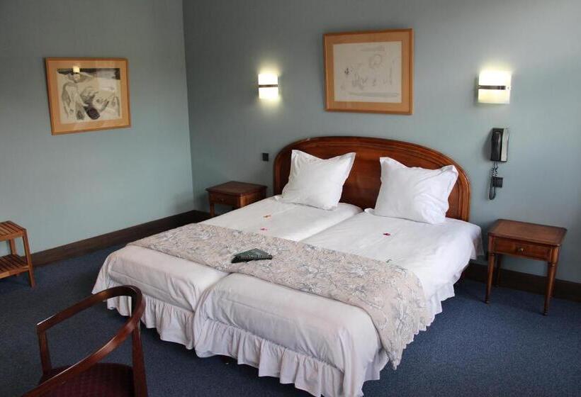 חדר משפחתי, Hôtel Restaurant La Cigogne