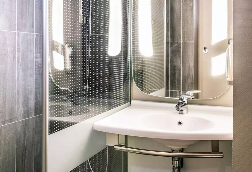 ダブルベッドスタンダードルーム, Ibis Bourg En Bresse