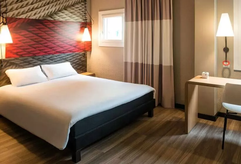 ダブルベッドスタンダードルーム, Ibis Bourg En Bresse