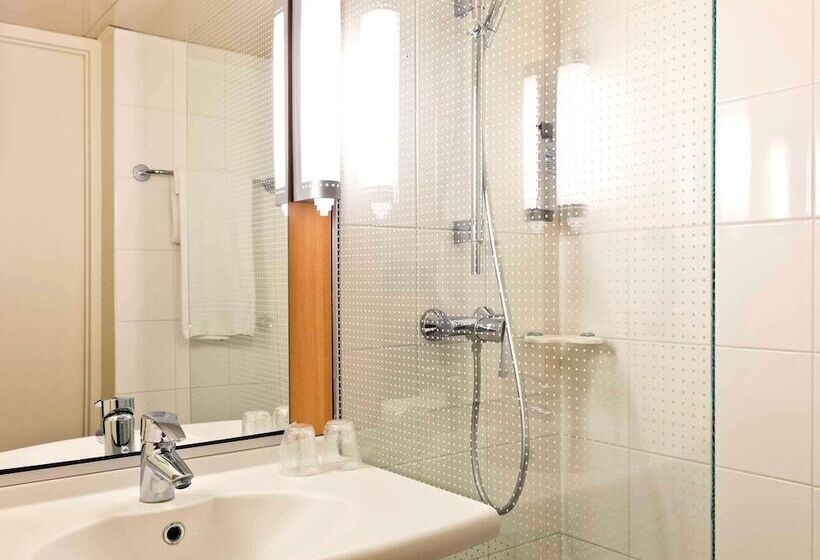 Standard Room Double Bed, Ibis Lyon Gare Part Dieu