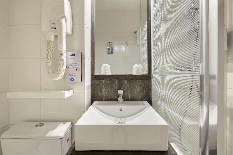 Номер Стандарт, Kyriad La Roche Sur Yon