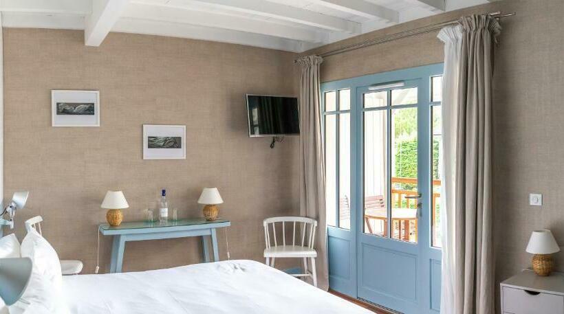 غرفة سوبيريور, La Frégate