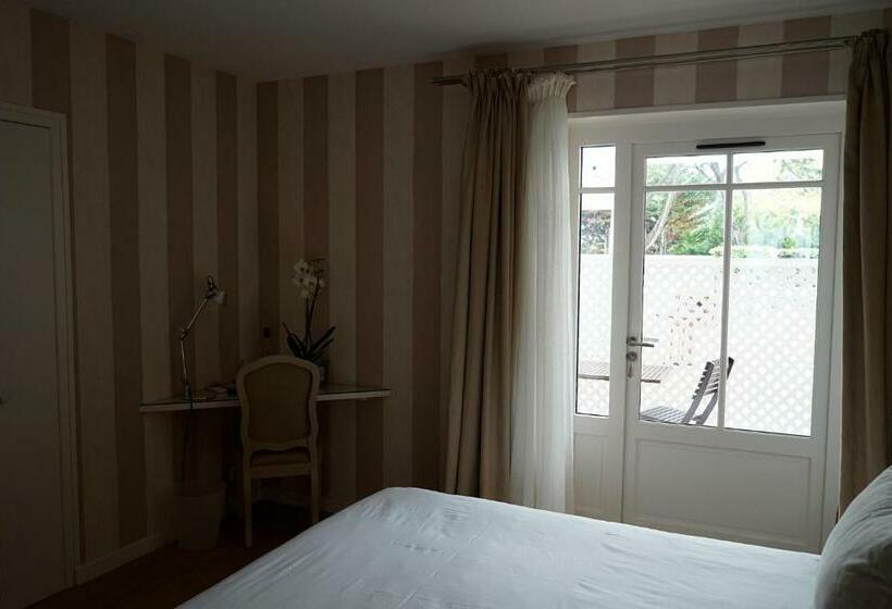 غرفة سوبيريور, La Frégate