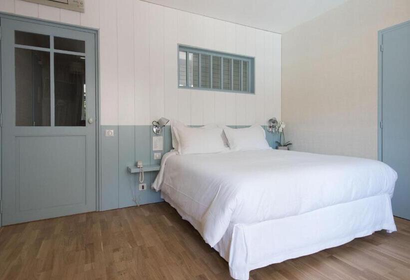 غرفة سوبيريور, La Frégate