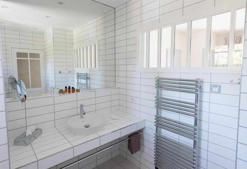 غرفة سوبيريور, La Frégate