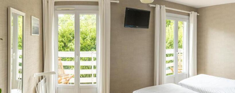 غرفة كومفورت, La Frégate