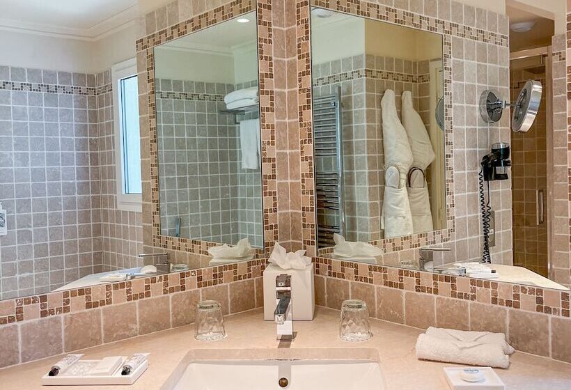 수피리어 트리플 룸, Hôtel La Pérouse Nice Baie Des Anges   Recently Fully Renovated