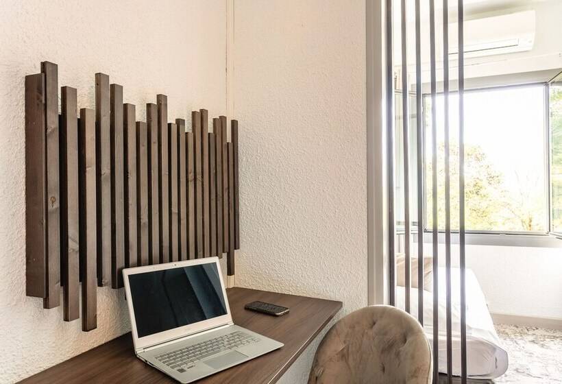 标准三人间, Relais Amadourien