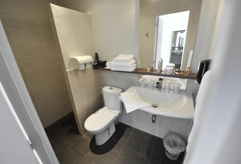 标准三人间, Relais Amadourien