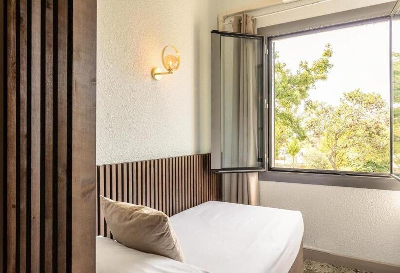 标准三人间, Relais Amadourien