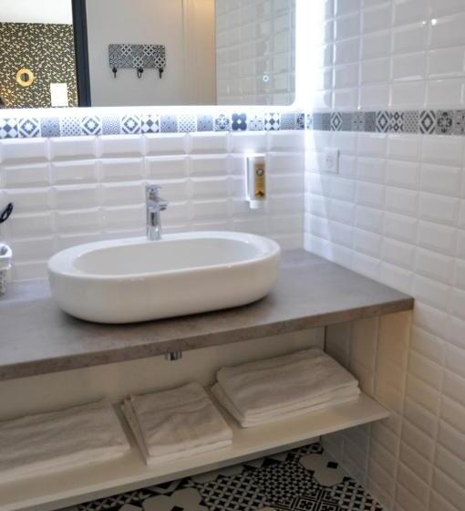 高级三人间, Relais Amadourien