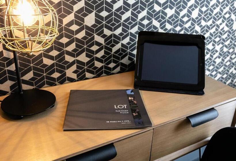 高级三人间, Relais Amadourien