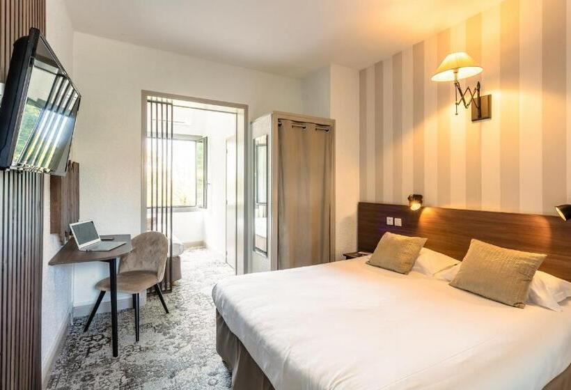 标准三人间, Relais Amadourien