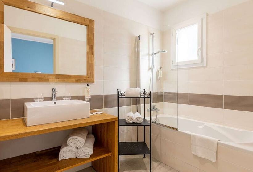 Семейный Номер Вид на Сад, Best Western Le Val Majour